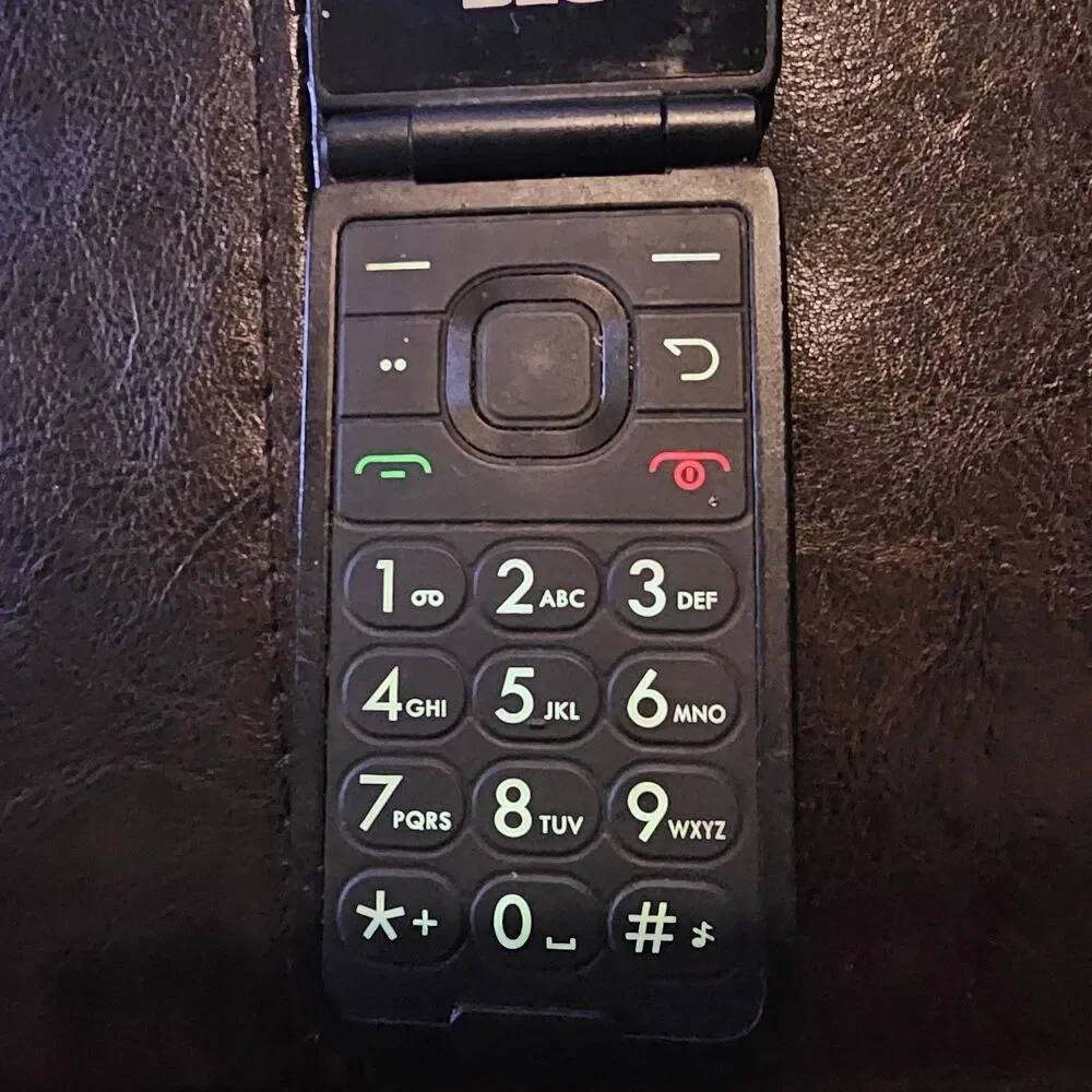 Blu Flex 8GB Prepaid Flip Phone Black, TracFone